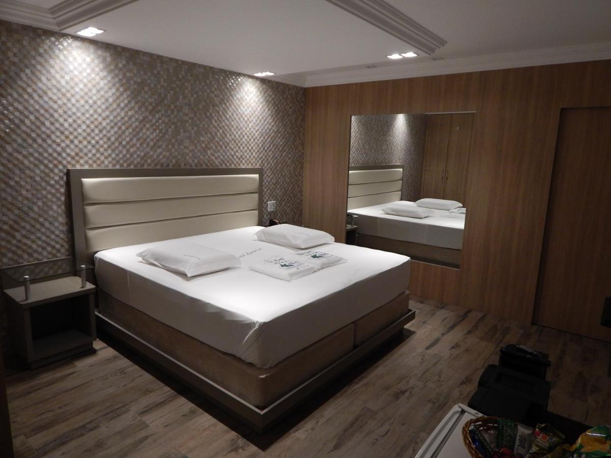 Motel Aquarius Понта Гроса Екстериор снимка